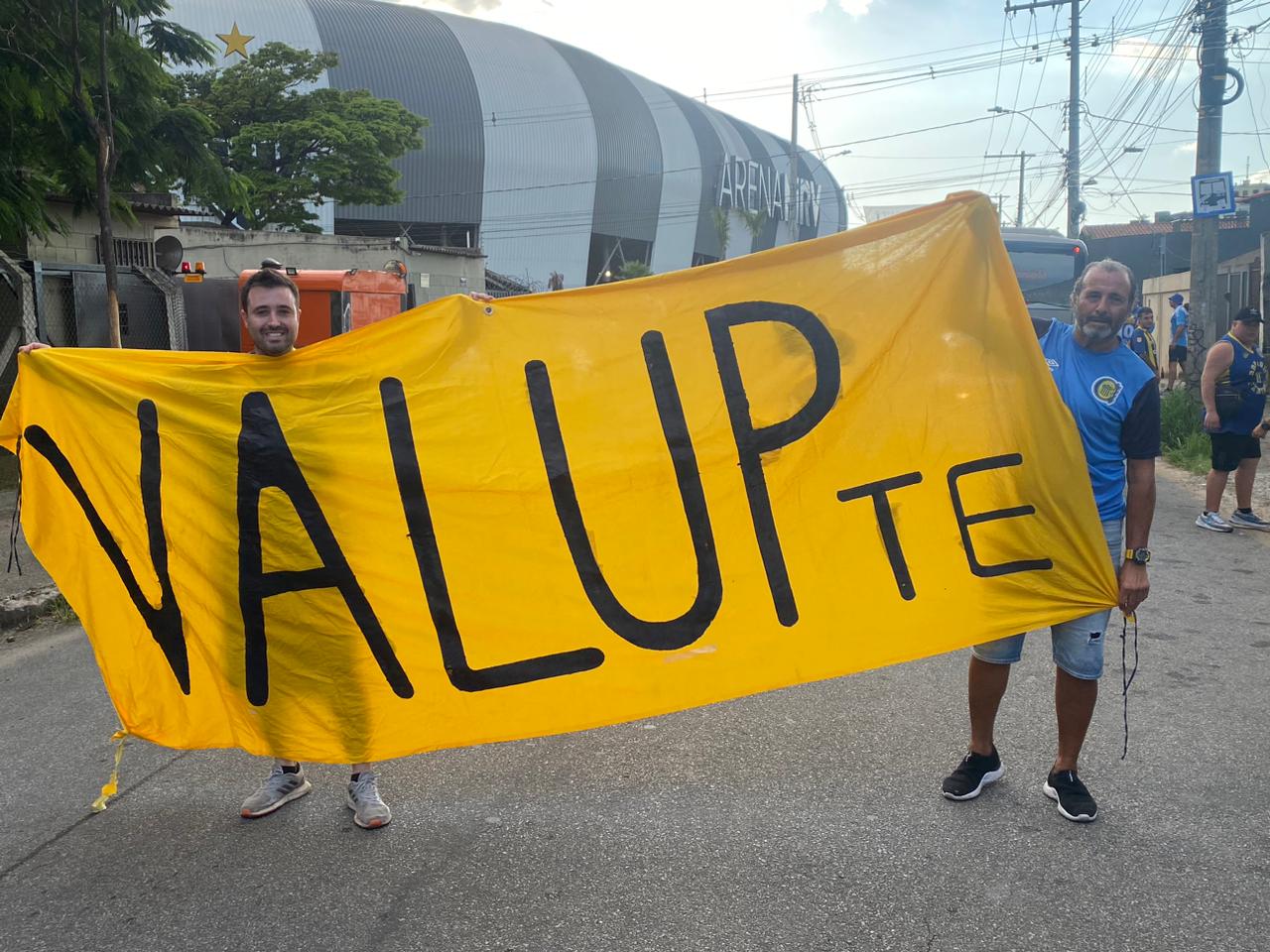 Funenses y canallas: padre e hijo viajaron a Belo Horizonte en auto para seguir a Central